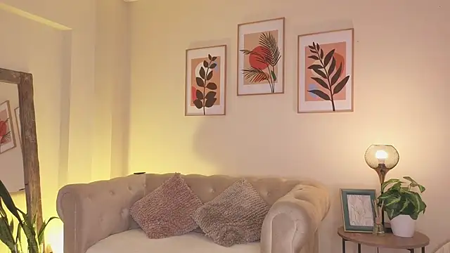 DahianaWalcott online show from 04/16/26, 05:25