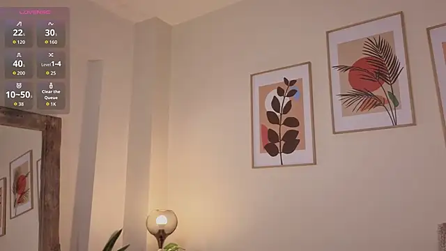 Snapshot of DahianaWalcott chatting on 11/13/25, 06:45 DahianaWalcott online show from 11/13/25, 06:45