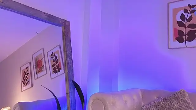 Snapshot of DahianaWalcott chatting on 02/04/26, 03:07 DahianaWalcott online show from 02/04/26, 03:07