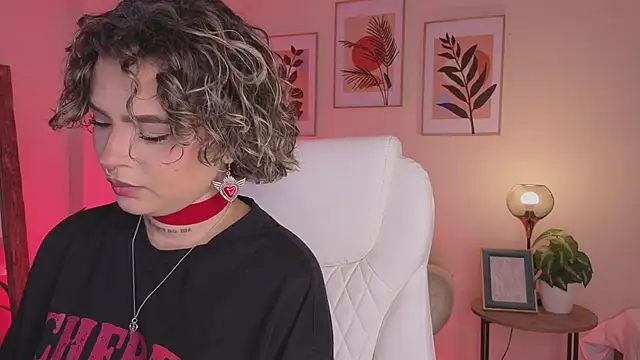 DahianaWalcott online show from 03/27/26, 08:32