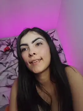 victoria-henaoo online show from 10/27/25, 04:08