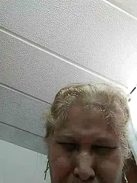 girl amada online show from 10/28/25, 01:32