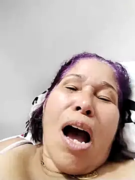 girl amada online show from 03/29/26, 09:38