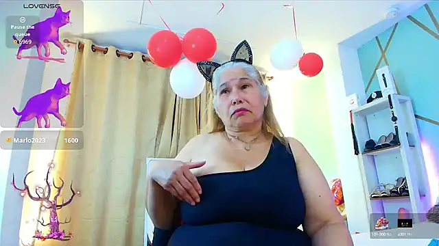 girl amada online show from 09/26/25, 10:49