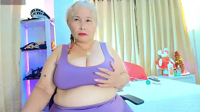 girl amada online show from 11/20/25, 06:52