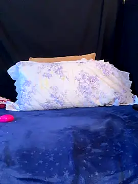 Snapshot of Veyolla_Beau chatting on 10/20/25, 08:09 Veyolla Beau online show from 10/20/25, 08:09