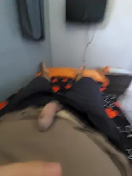 mfreitas005 online show from 11/18/25, 03:26