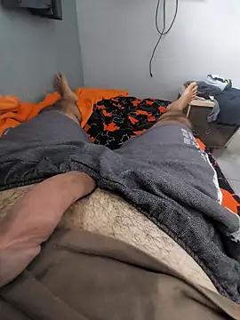 mfreitas005 online show from 11/21/25, 03:33