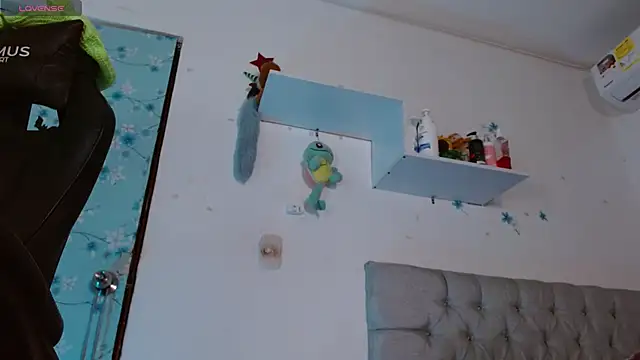 Snapshot of miss_valery2 chatting on 12/15/25, 05:35 miss valery2 online show from 12/15/25, 05:35