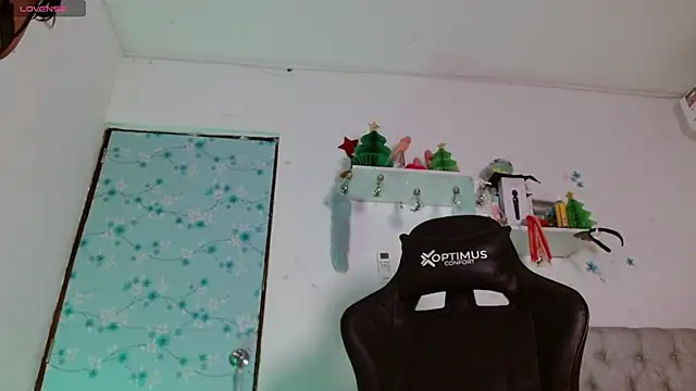 Snapshot of miss_valery2 chatting on 03/06/25, 12:54 miss valery2 online show from 03/06/25, 12:54