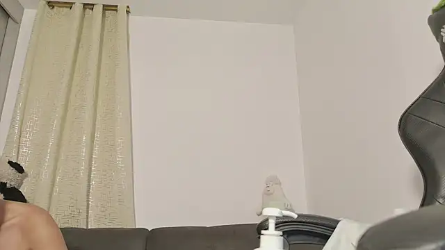 Snapshot of miss_valery2 chatting on 06/10/26, 03:30 miss valery2 online show from 06/10/26, 03:30