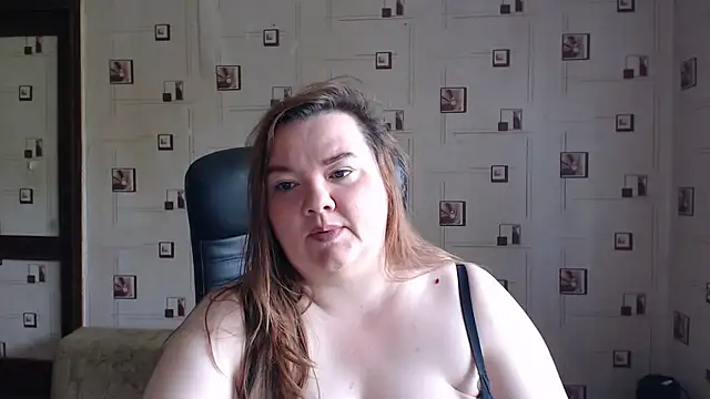 Snapshot of TasyaBigTTs chatting on 07/15/26, 01:18 TasyaBigTTs online show from 07/15/26, 01:18