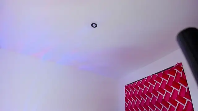 emiily15   online show from 04/09/26, 10:49