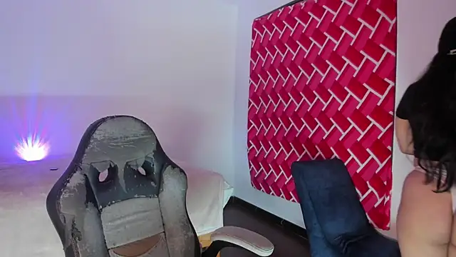 Snapshot of emiily15__ chatting on 01/08/26, 07:09 emiily15 online show from 01/08/26, 07:09