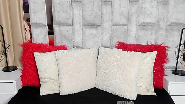Snapshot of karol_noa chatting on 09/11/25, 11:32 karol noa online show from 09/11/25, 11:32