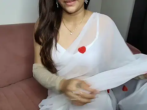 Snapshot of nayra_malhotra chatting on 09/23/25, 11:50 nayra malhotra online show from 09/23/25, 11:50