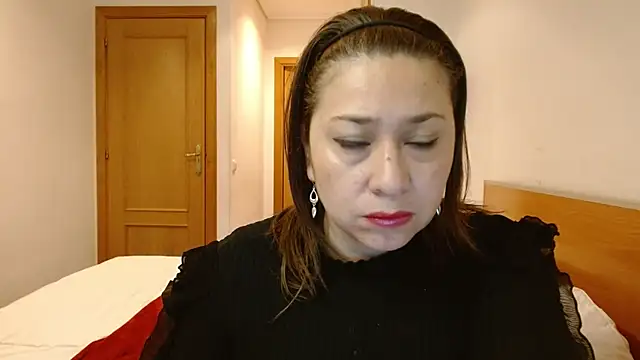 Snapshot of THIAGOEVA chatting on 03/06/25, 03:13 THIAGOEVA online show from 03/06/25, 03:13