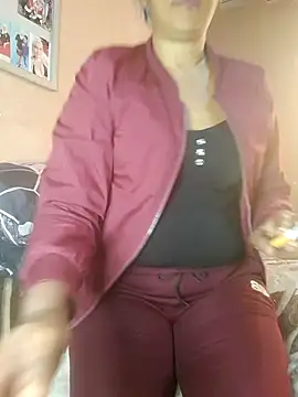 Goodgirlsue 77 online show from 10/28/25, 08:24