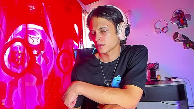 LilOwen  online show from 06/26/26, 05:41