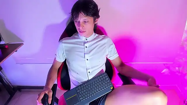 LilOwen  online show from 01/16/26, 07:40