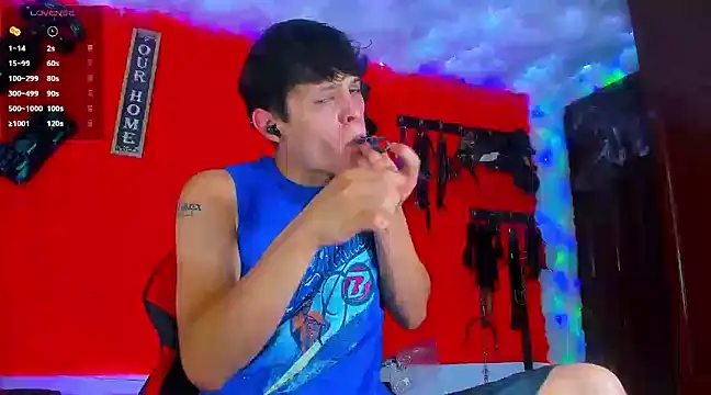 Snapshot of LilOwen_ chatting on 03/12/25, 02:41 LilOwen online show from 03/12/25, 02:41