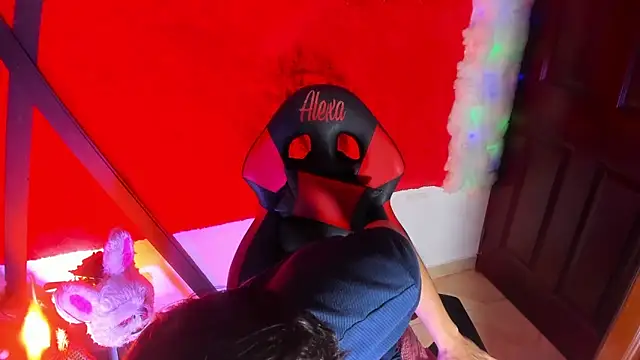 LilOwen  online show from 02/16/26, 06:39