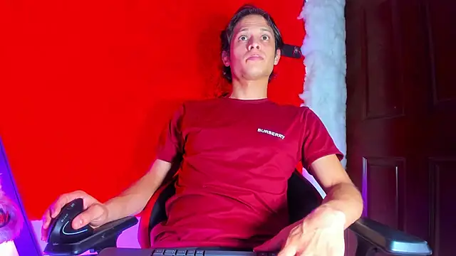 LilOwen  online show from 03/26/26, 05:44