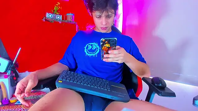 LilOwen  online show from 11/15/25, 03:38