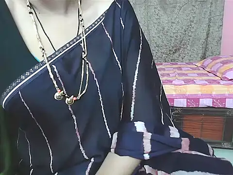 Snapshot of sunitha-3 chatting on 09/27/25, 06:14 sunitha-3 online show from 09/27/25, 06:14