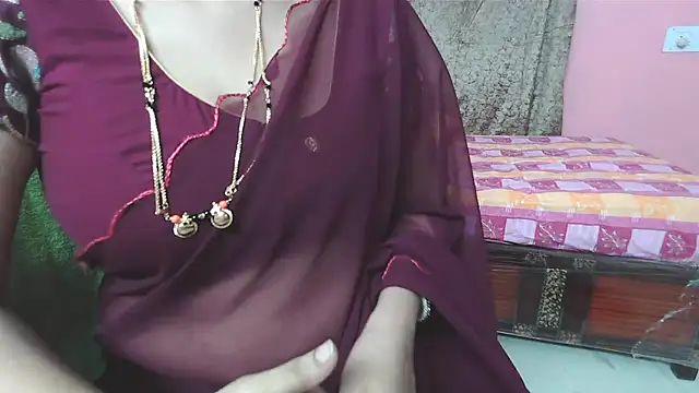 Snapshot of sunitha-3 chatting on 09/22/25, 04:24 sunitha-3 online show from 09/22/25, 04:24