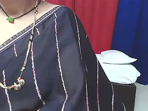 sunitha-3 online show from 12/18/25, 07:02