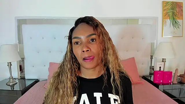 Snapshot of Isla_Scott chatting on 05/21/26, 11:40 Isla Scott online show from 05/21/26, 11:40