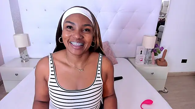 Isla Scott online show from 11/14/25, 11:25