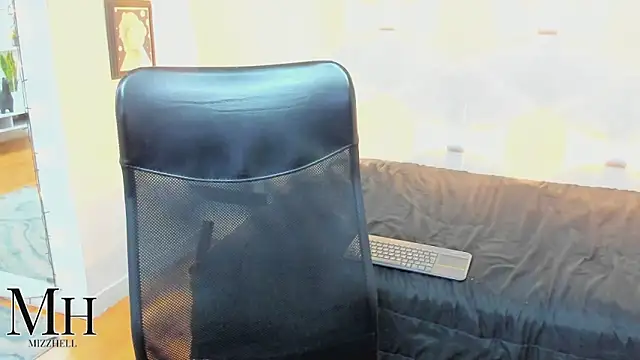 MizzHell online show from 02/08/26, 03:48