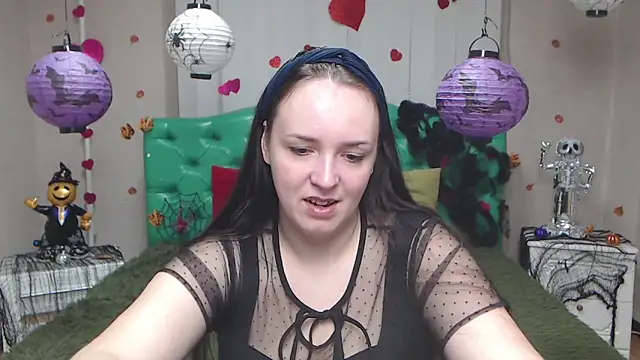 IsabelBlackberry online show from 10/27/25, 06:14