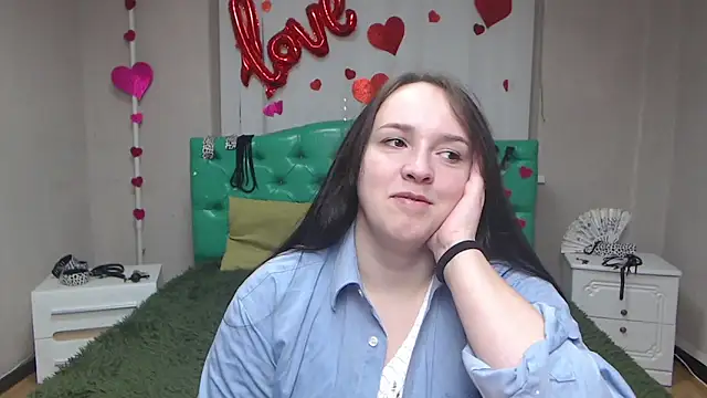 Snapshot of IsabelBlackberry chatting on 10/17/25, 05:11 IsabelBlackberry online show from 10/17/25, 05:11