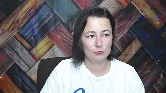 Snapshot of MarieSho chatting on 09/17/25, 05:04 MarieSho online show from 09/17/25, 05:04