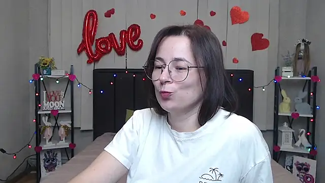 Snapshot of MarieSho chatting on 03/15/25, 12:25 MarieSho online show from 03/15/25, 12:25