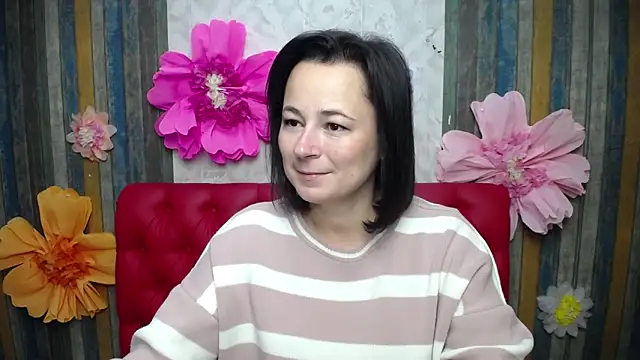 Snapshot of MarieSho chatting on 10/13/25, 05:25 MarieSho online show from 10/13/25, 05:25