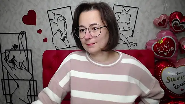 Snapshot of MarieSho chatting on 02/17/25, 01:11 MarieSho online show from 02/17/25, 01:11