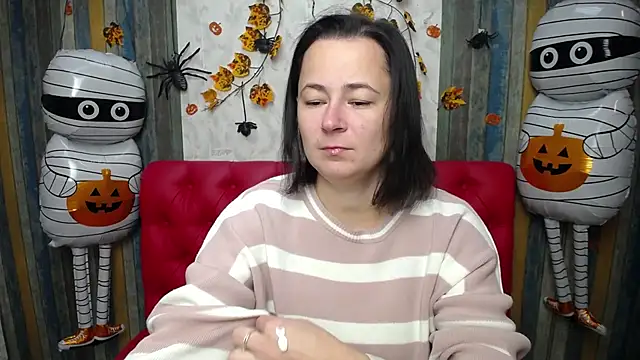 Snapshot of MarieSho chatting on 10/20/25, 06:15 MarieSho online show from 10/20/25, 06:15