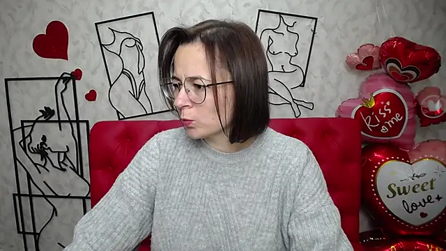 Snapshot of MarieSho chatting on 02/21/25, 09:00 MarieSho online show from 02/21/25, 09:00