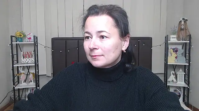 Snapshot of MarieSho chatting on 10/15/25, 06:11 MarieSho online show from 10/15/25, 06:11