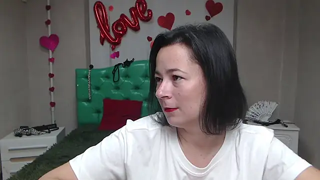 Snapshot of MarieSho chatting on 09/09/25, 05:28 MarieSho online show from 09/09/25, 05:28
