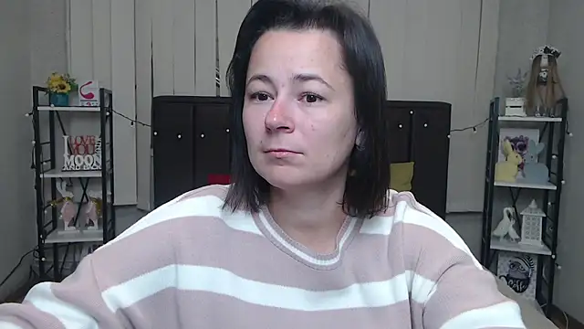 Snapshot of MarieSho chatting on 10/03/25, 06:26 MarieSho online show from 10/03/25, 06:26