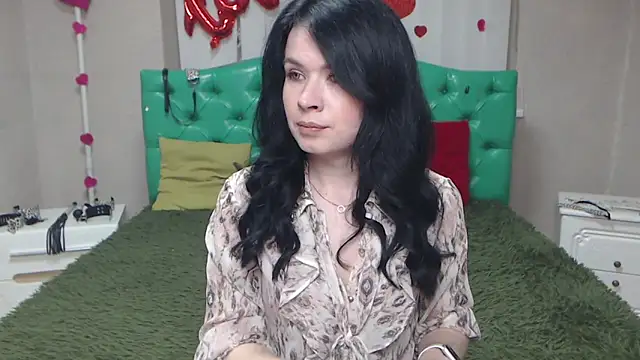 JasmineKouch online show from 05/12/26, 05:41