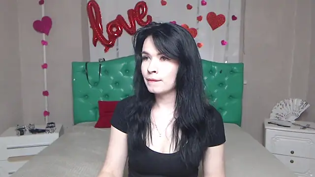 JasmineKouch online show from 04/16/26, 06:03