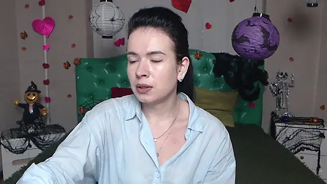 JasmineKouch online show from 11/16/25, 07:02