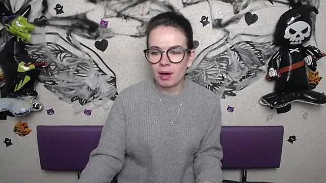 JasmineKouch online show from 10/22/25, 05:12