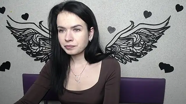 JasmineKouch online show from 11/18/25, 07:55